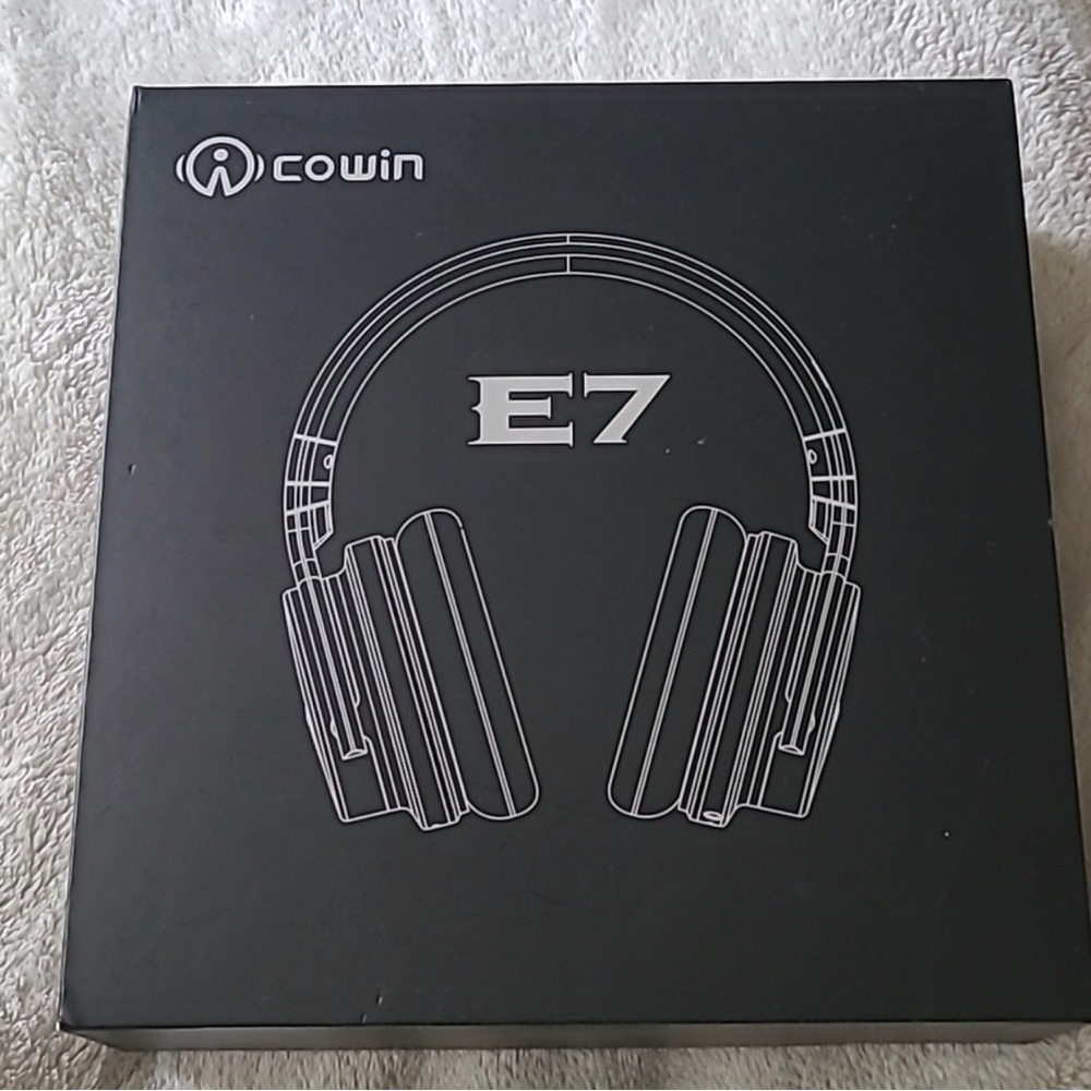 E7 Active Noise Cancelling Headphone Bluetooth Over Ear - Picture 8 of 9